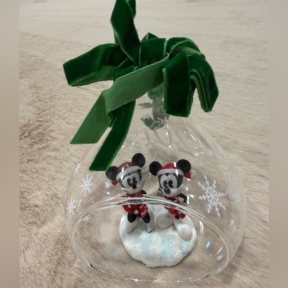 Disney Mickey & Minnie 2019 Glass Globe Christmas Ornament - Picture 3 of 3